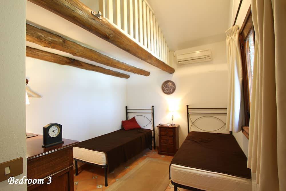 Villa con piscina in posizione tranquilla. Viste uniche del mare, Etna, Taormina in Castelmola, Provincia di Messina