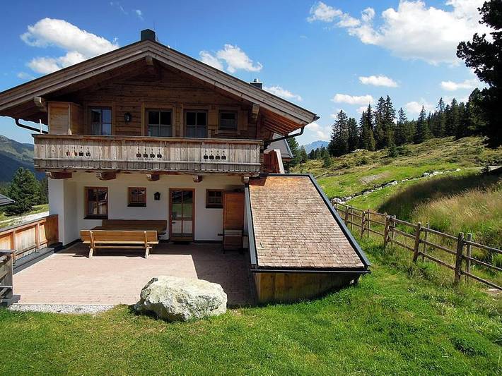 Ferienwohnung für 6 Personen, mit Balkon und Terrasse sowie Garten und Sauna