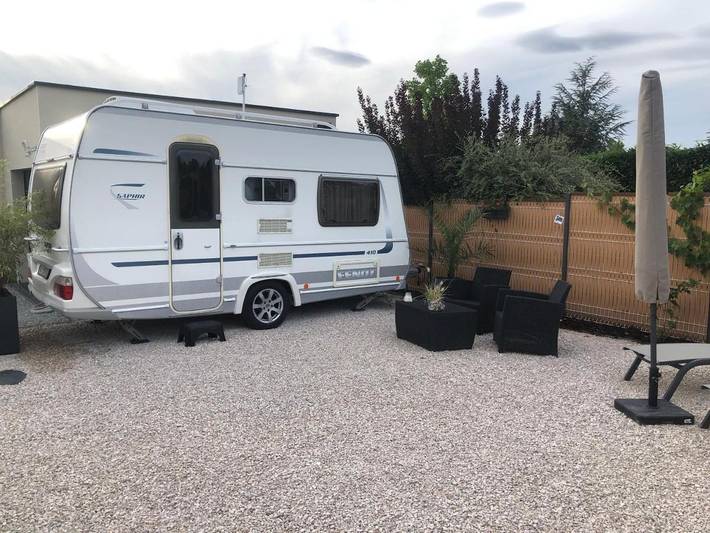 Camping pour 2 personnes, avec Jacuzzi ainsi que Terrasse et Jardin