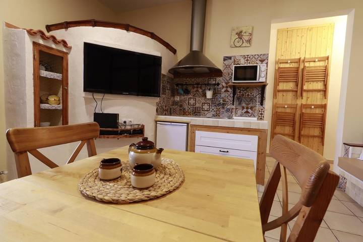 Casa de vacaciones para 10 personas, con jacuzzi y sauna además de jardín y balcón en Parque natural de las Lagunas de Ruidera - 3