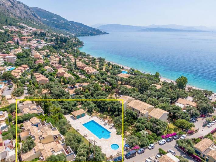 Bungalow para 5 personas, con jardín y vistas además de piscina para niños y piscina, Se admiten mascotas en Corfú