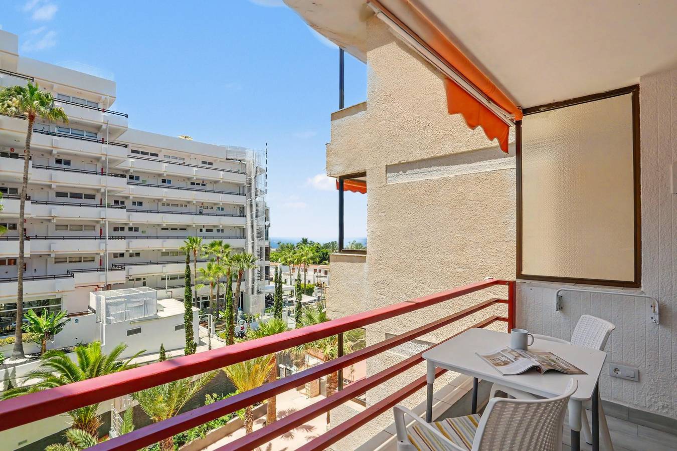 Studio entier, Studio de luxe à Costa Adeje avec piscine partagée, balcon et Wi-Fi in Playa de Troya, Adeje