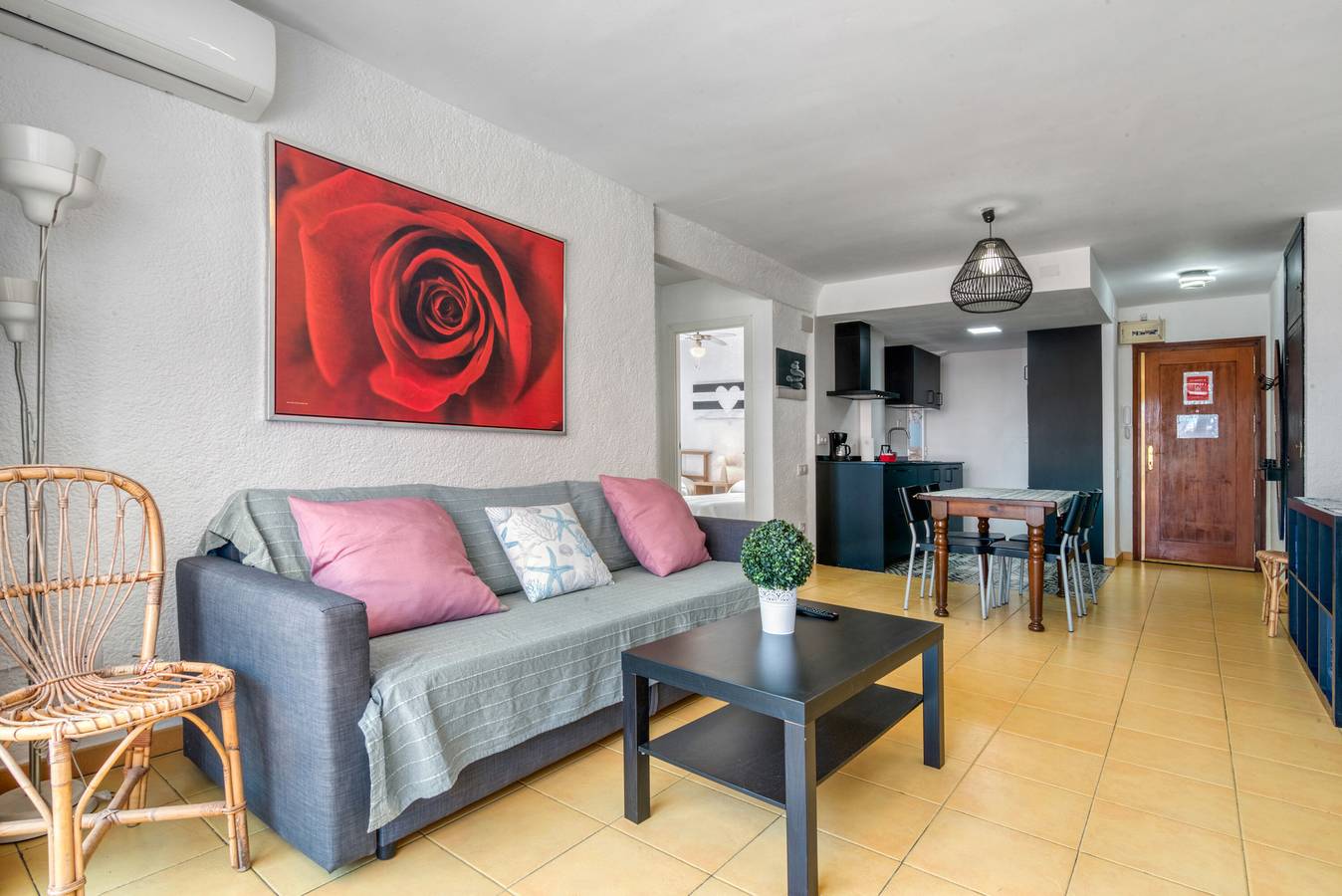 Appartement entier, Appartement 'Rincon Del Arenal' avec vue sur mer, Wi-Fi et climatisation in Playa del Arenal, Jávea