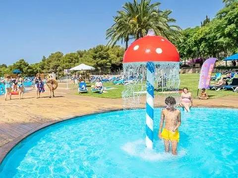 Gîte pour 4 personnes, avec sauna et piscine ainsi que bassin pour enfant et jacuzzi à Vilanova i la Geltrú - 4