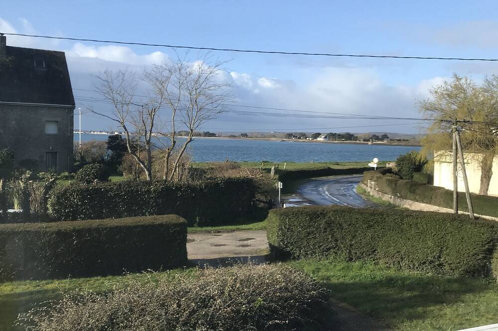 House with seaview 30 meters from the beach in Jonville, Réville