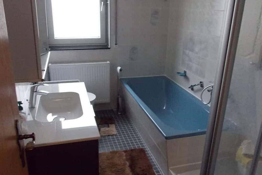Ganze Wohnung, Ferienwohnung Kiefernweg in Bad Münster am Stein-Ebernburg, Bad Kreuznach