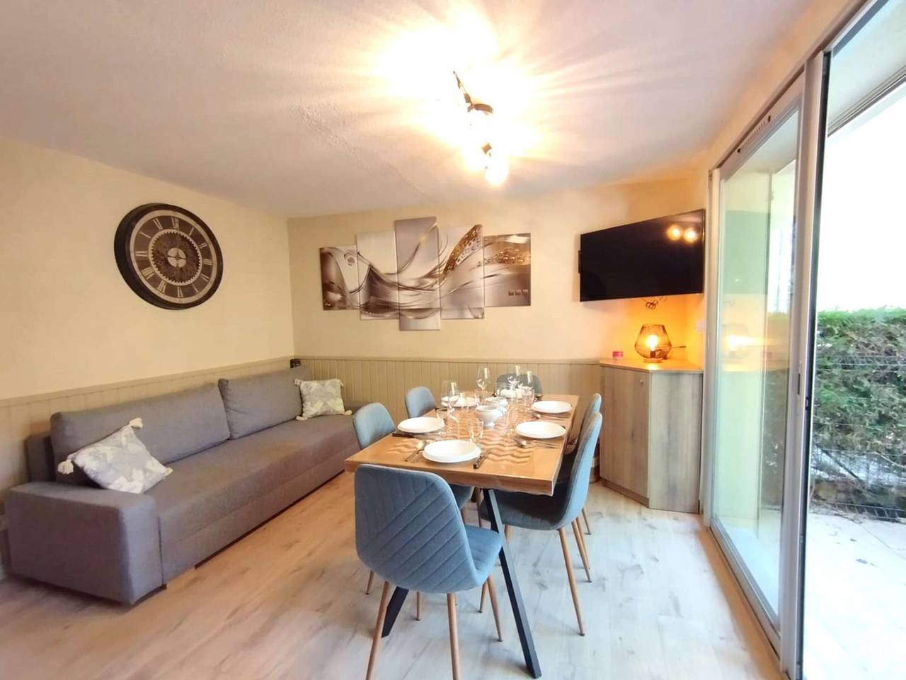Entire apartment, Charming 2Br Apartment for 6 with Terrace, Parking, Ski Locker in Vignec in Vignec, Pyrenees National Park