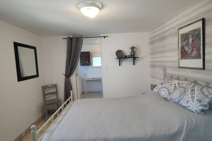 Location de vacances pour 5 personnes, avec Terrasse et Jardin à Saint-Marcel-de-Careiret - 2