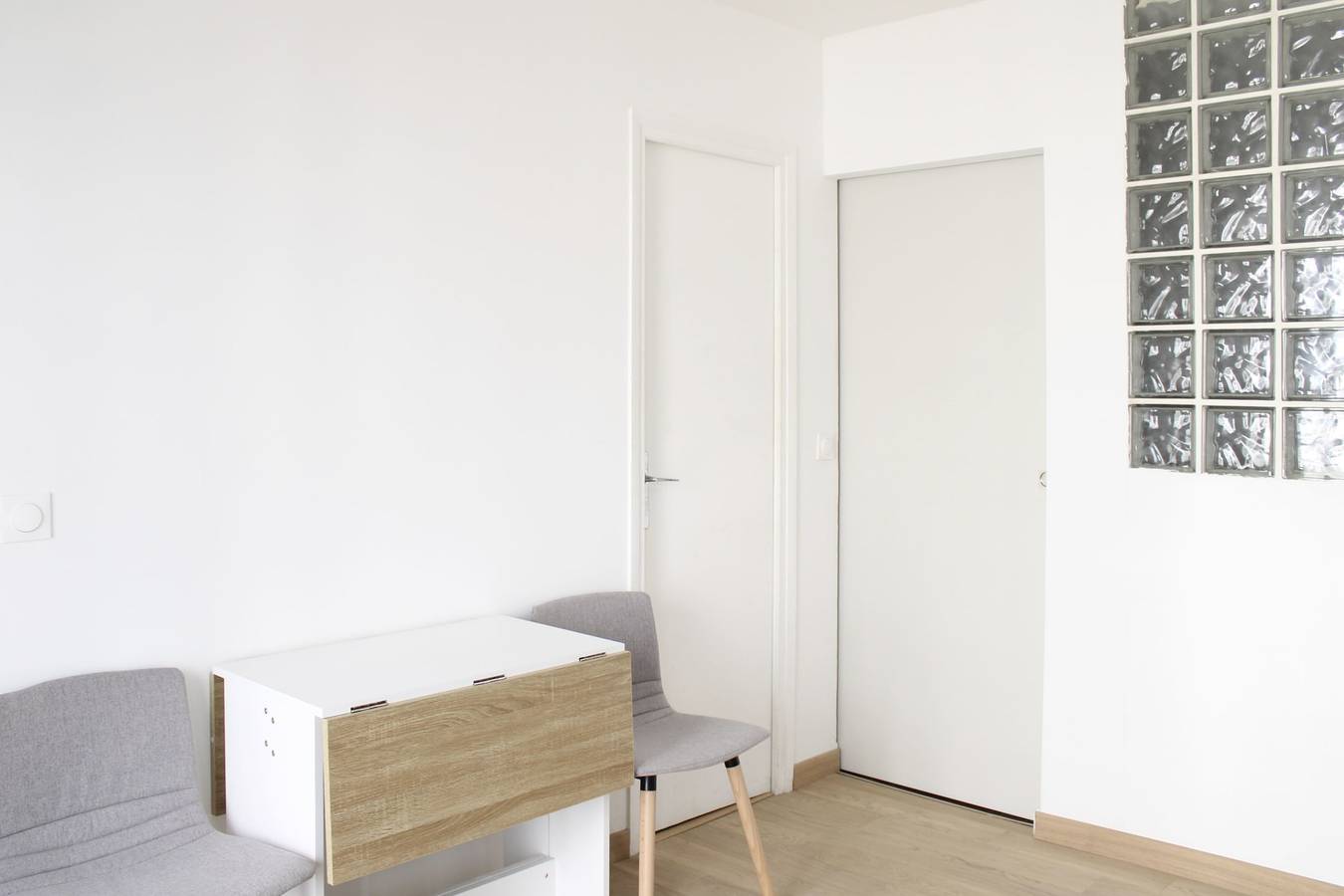 Apartamento entero, Beautiful renovated apartment, balcony and parking in Courbevoie, Altos del Sena