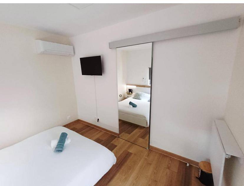 Double Room in Villefranche-sur-Saône, Beaujolais