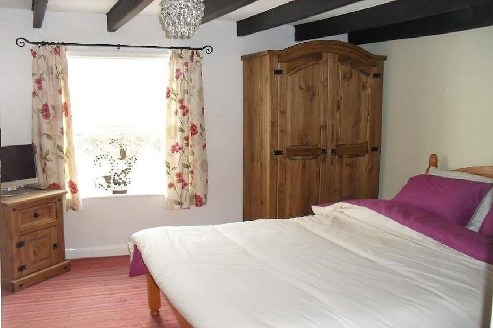 2 Bedroom cottage in the lovely village of Ruswarp walking distance to Whitby in Whitby, North York Moors National Park