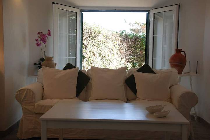Il Sole Haus Einfamilien-Doppelhaushälfte mit Garten. Cap D'Artrutx, Menorca. in Cap d'Artrutx, Ciutadella