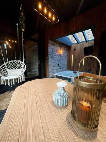 Gîte pour 2 personnes, avec terrasse ainsi que jardin et vue à Profondeville