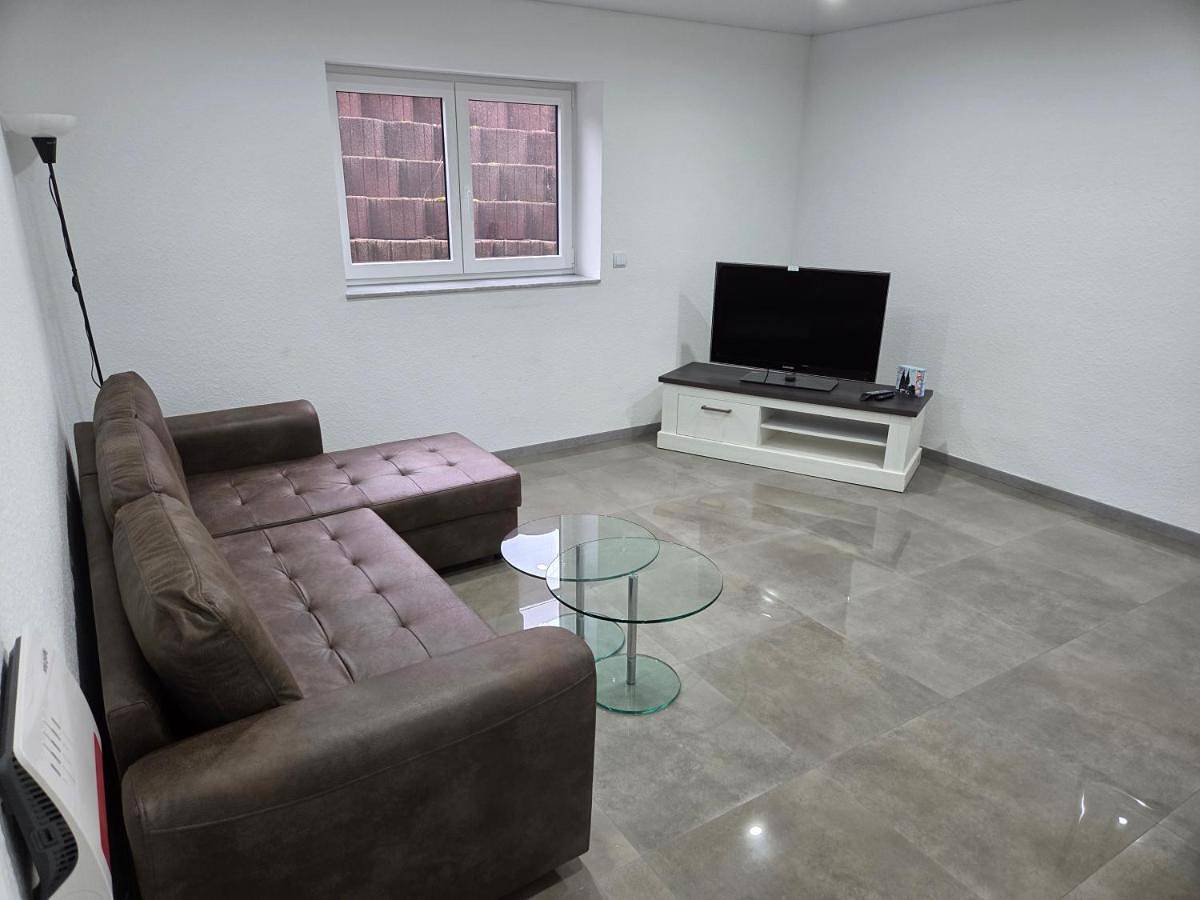 Ganze Wohnung, One-Bedroom Apartment in Weilerswist, Rheinland