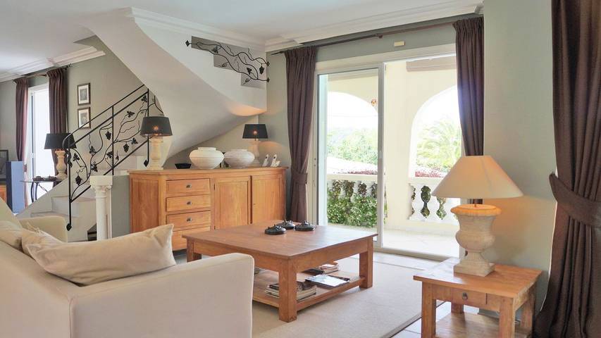 Location de vacances pour 13 personnes, avec piscine et jardin à Mougins - 2