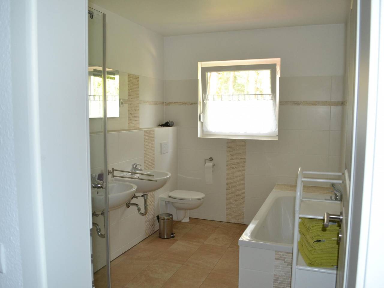 Ganze Wohnung, Komfortable Ferienwohnung am Stadtrand von Berlin. in Dahlwitz-Hoppegarten, Hoppegarten