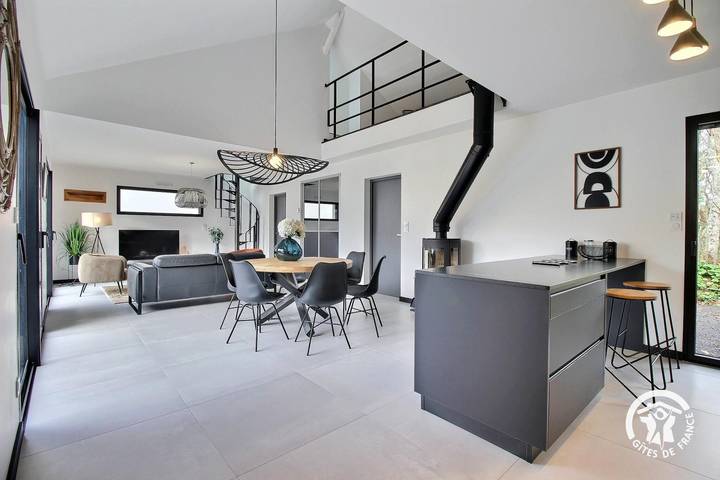 Gîte pour 6 personnes, avec terrasse et jardin - 1