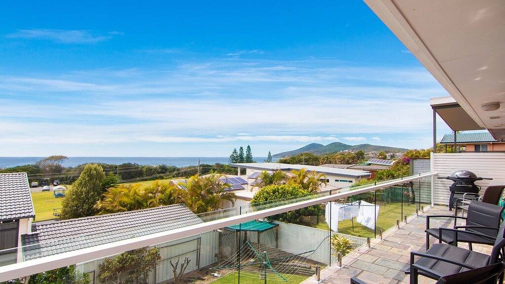 Pet Friendly, Walk to One Mile Beach, Forster in Forster, New South Wales