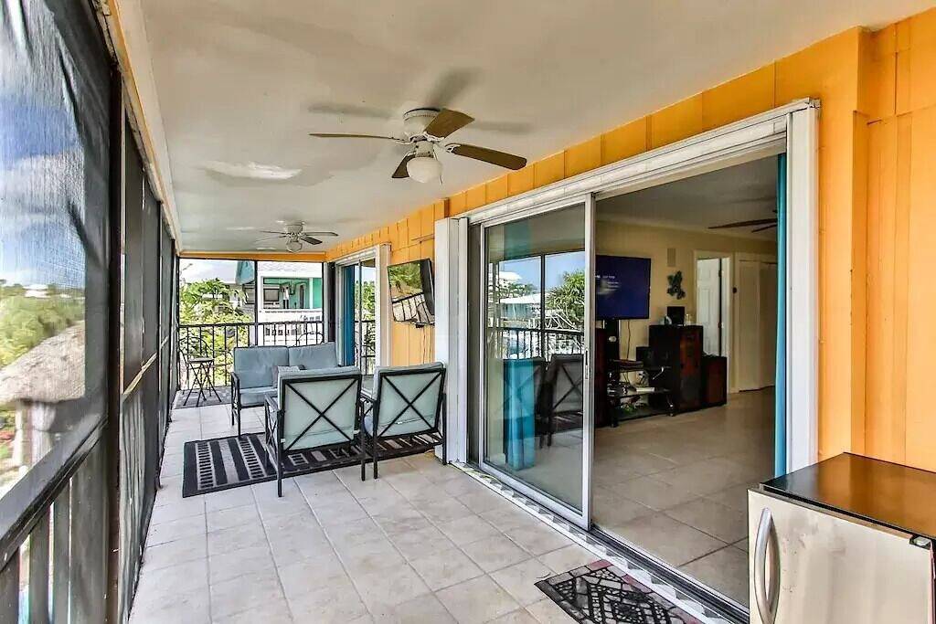 Escape Winter at Gulf side Gem! 45 ft. Dock, pool , hot tub and more in Marathon, Monroe County