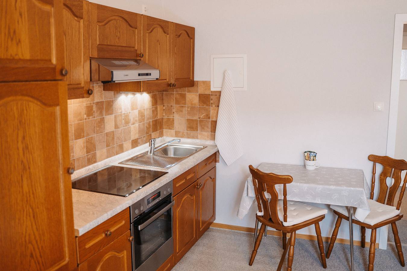 Ganze Wohnung, Apartment '2-Raum-Ferienwohnung' mit gemeinsamer Terrasse, gemeinsamem Garten und Wlan in Berensch, Cuxhaven