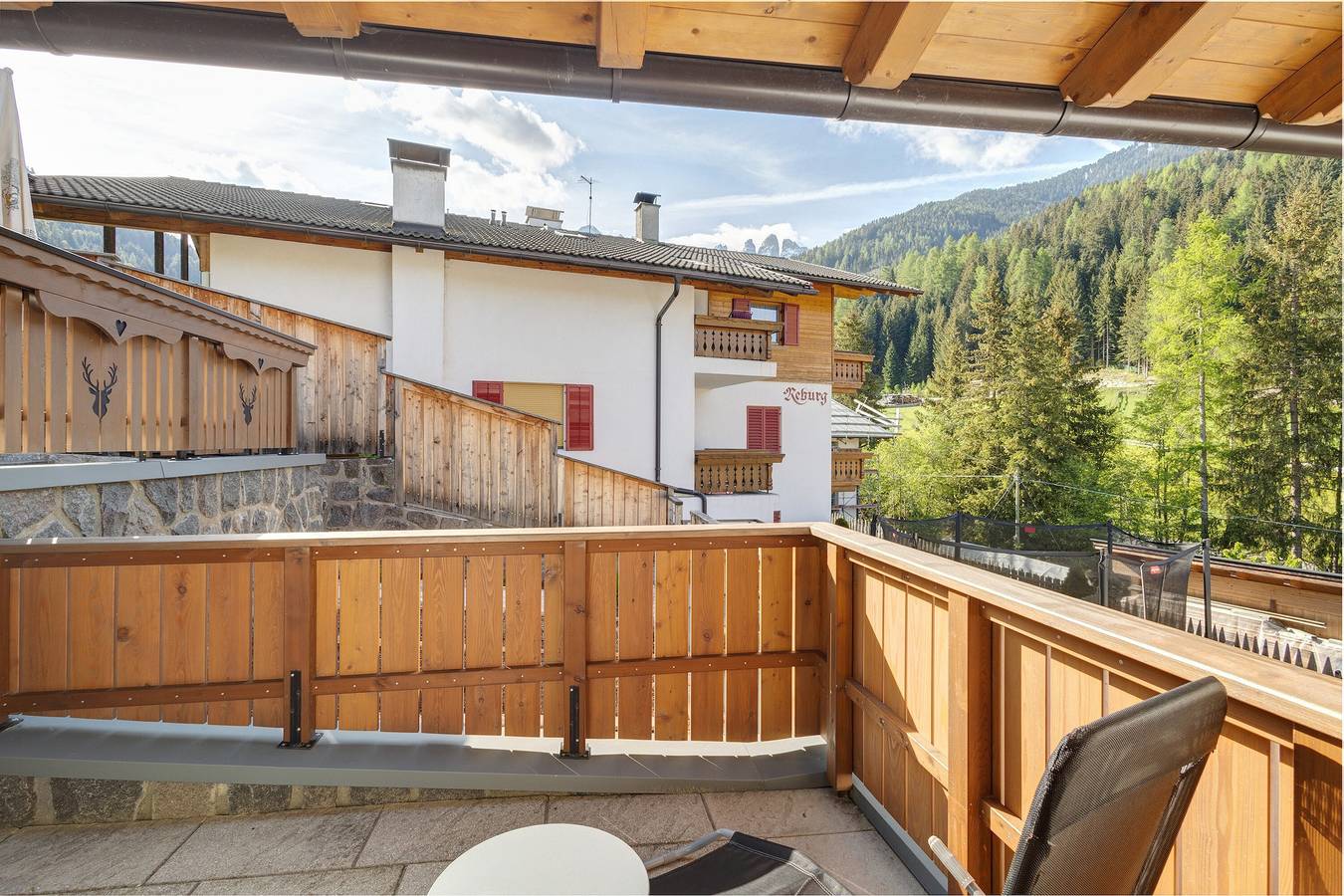 Ganze Wohnung, Apartment 'Weissbrunn Alexander' mit Bergblick, gemeinsamer Terrasse und Wlan in Santa Magdalena (Eisacktal), Villnöß