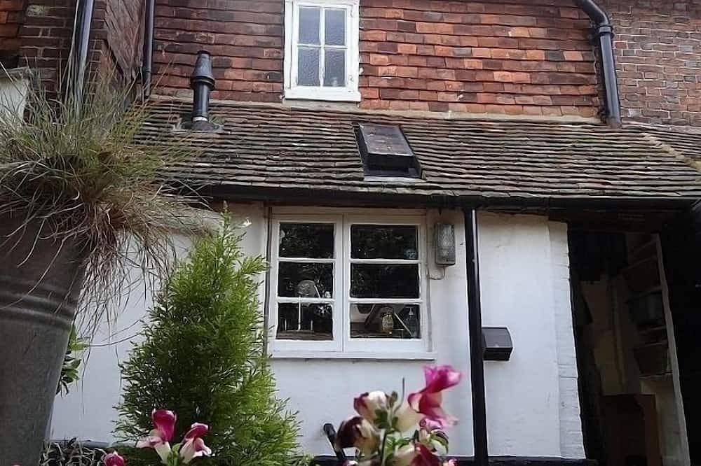16th Century Cottage Situated Opposite The Medieval Landgate Arch in Rye, East Sussex