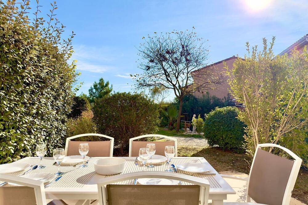 Ganze Wohnung, La Traversante du Mas, 6 guests, Pool in Calvisson in Calvisson, Mittelmeerküste (Frankreich)