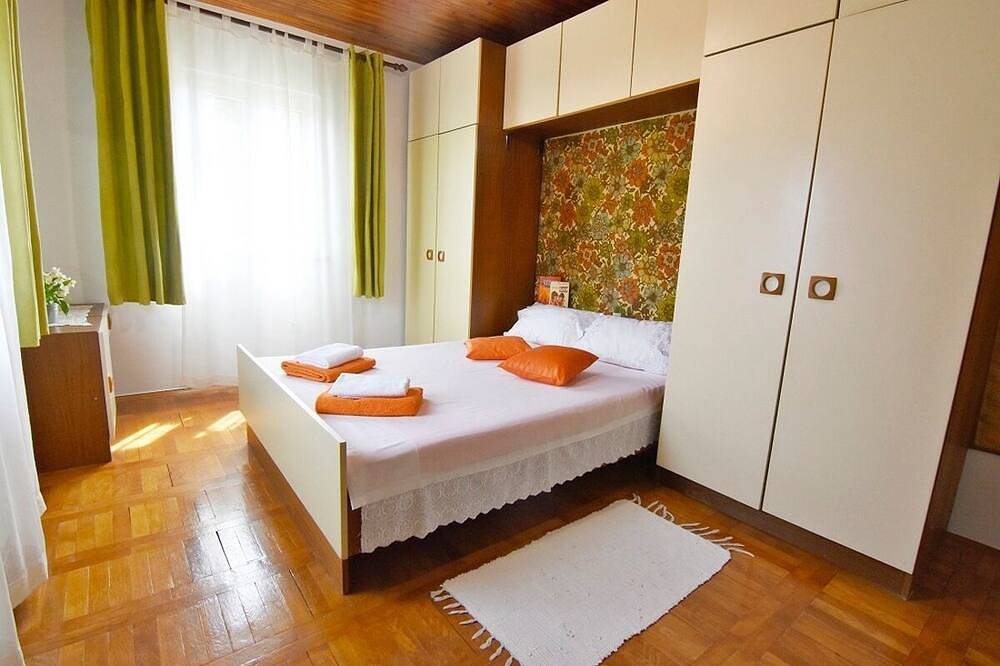 Entire apartment, Two bedroom apartment with terrace Savudrija, Umag in Umag, Umag Region