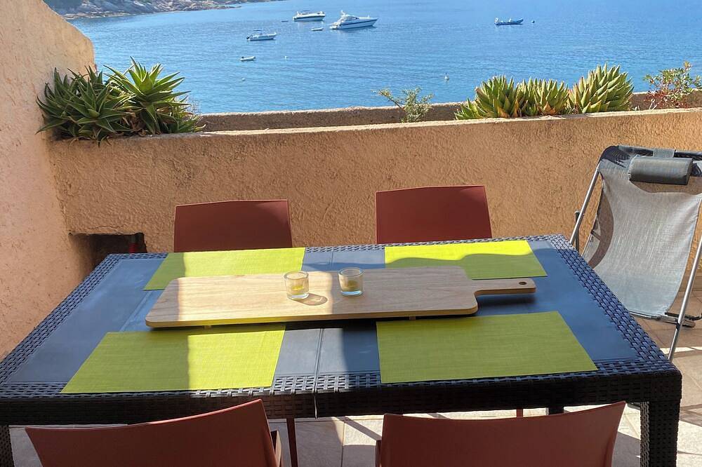 Appartement entier, Superbe appartement pieds dans l'eau in Tiuccia, Casaglione