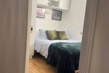 Appartement De Vacances pour 2 Personnes dans Clichy, Hauts-de-Seine, Photo 1