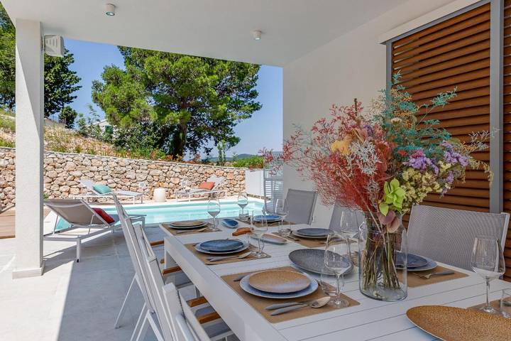 Villa pour 10 personnes, avec piscine et vue ainsi que jardin et sauna à Tribunj - 2