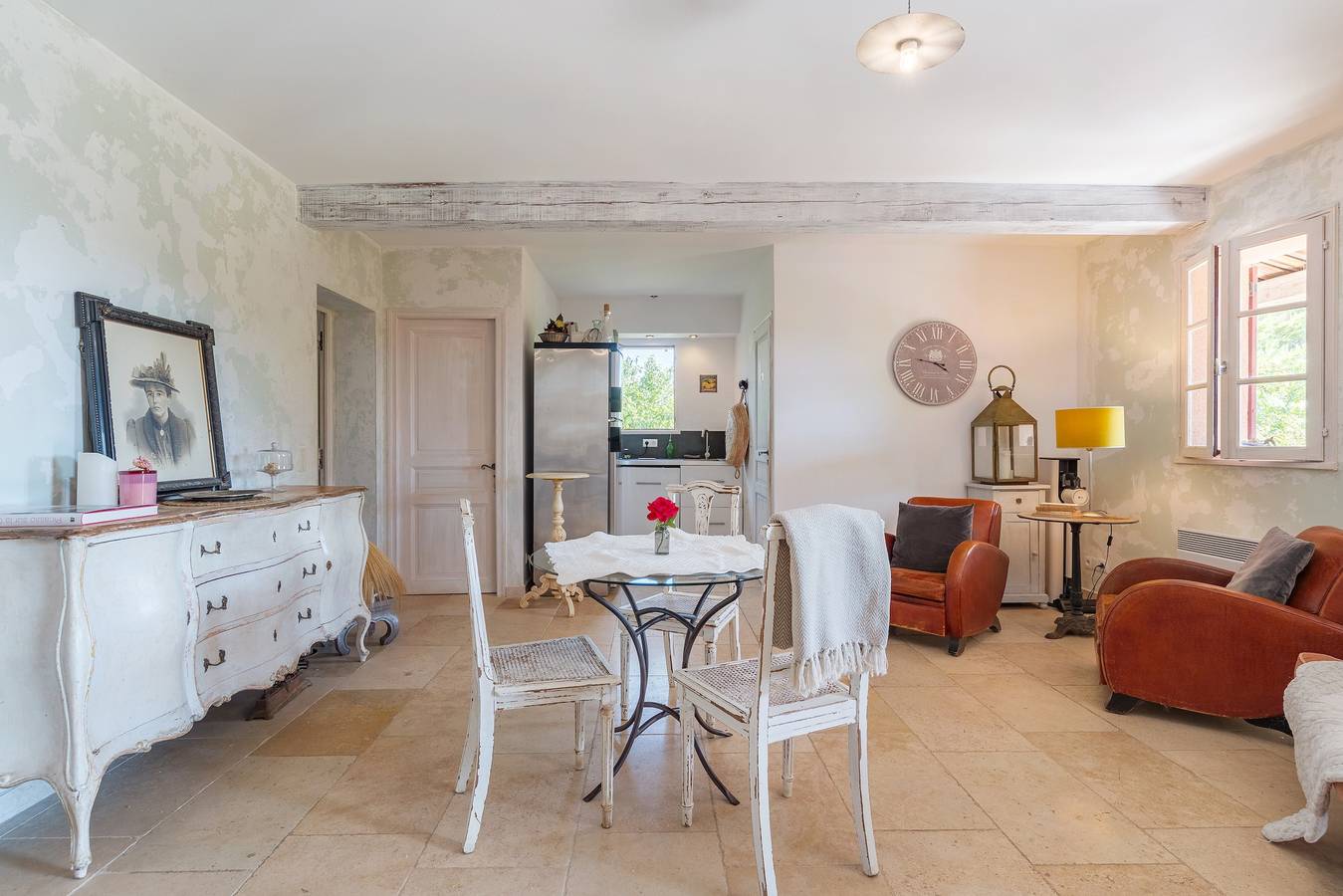 Appartement entier, Maison de vacances 'Chez Lara' avec vue sur la montagne, piscine partagée et Wi-Fi in Lacoste, Parc naturel régional du Luberon