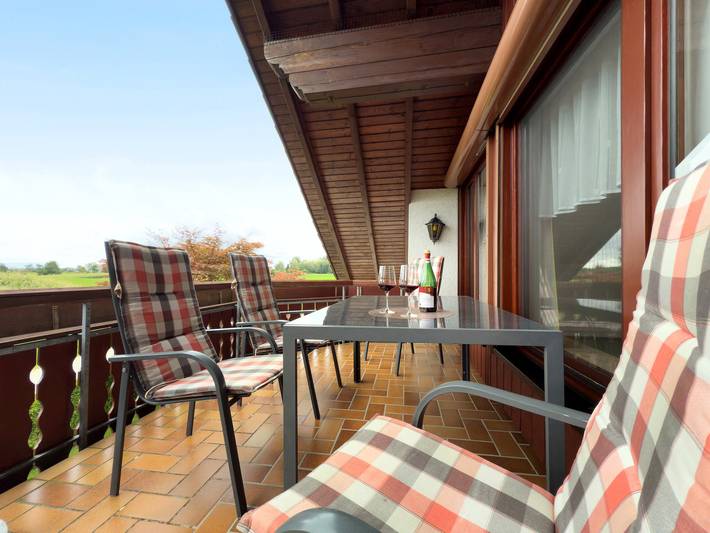 Ganze Wohnung, Ferienwohnung 'Morent' mit Bergblick, Balkon und Wi-Fi in Achberg, Region Bodensee-Oberschwaben