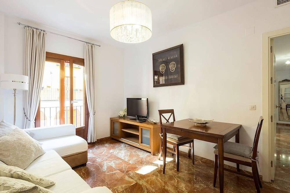 Ganze Wohnung, Santa Cruz. 3 bedrooms, 2 bathrooms in Casco Antiguo, Sevilla