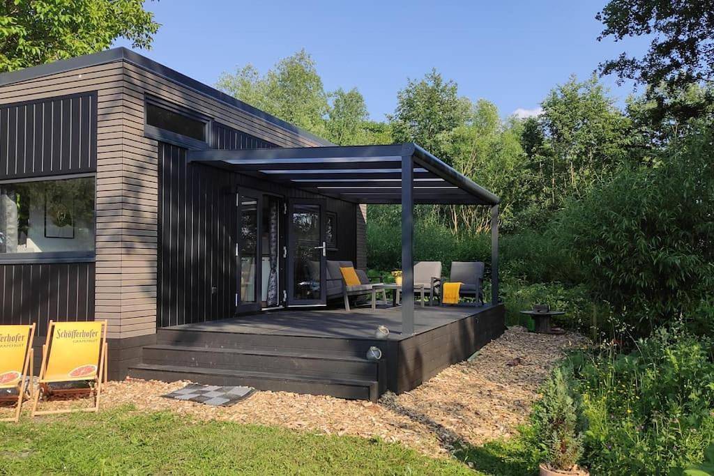 Gemütliches Tiny House mit Terrasse & Klima an Badesee & Naturpanorama für max 4 Gäste in Salzhemmendorf, Hannover und Umgebung