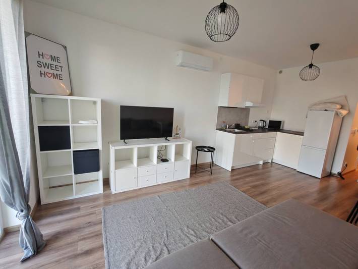 Ganzes Studio, Juniper Studio in der Nähe von Supermärkten in Ketschkemet, Kecskeméti járás