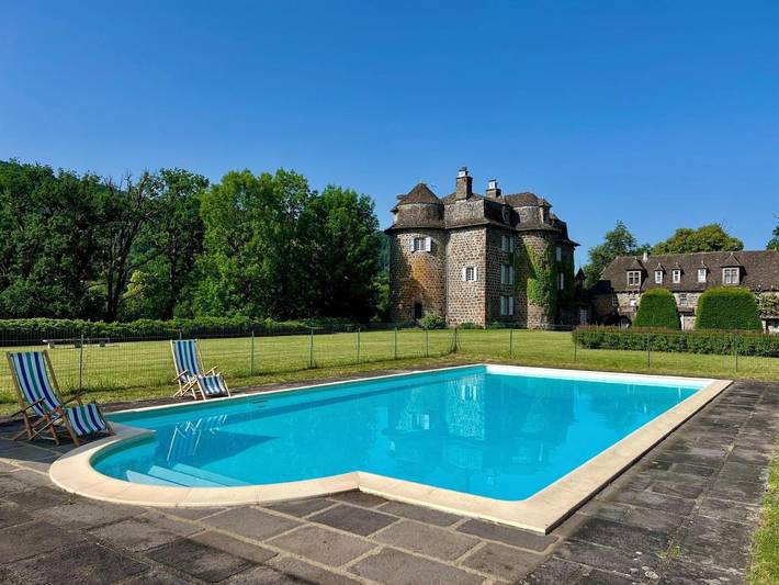 Chambre d’hôte pour 4 personnes, avec Terrasse et Jardin ainsi que Piscine et Vue dans le Cantal - 4