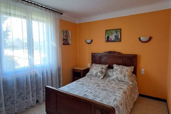 Location de vacances pour 6 personnes, avec terrasse et jardin à Saint-Paulet-de-Caisson - 2