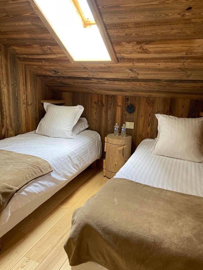 Hôtel pour 2 personnes, avec sauna ainsi que vue et jardin à Verrières-de-Joux - 2