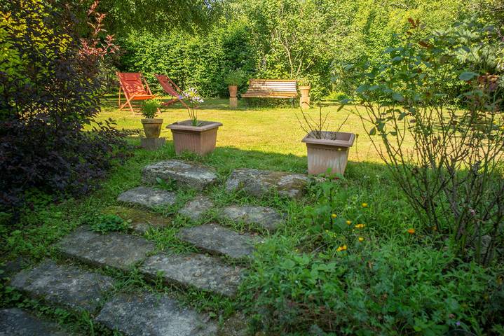 Chambre d’hôte pour 3 personnes, avec jardin à Augerolles