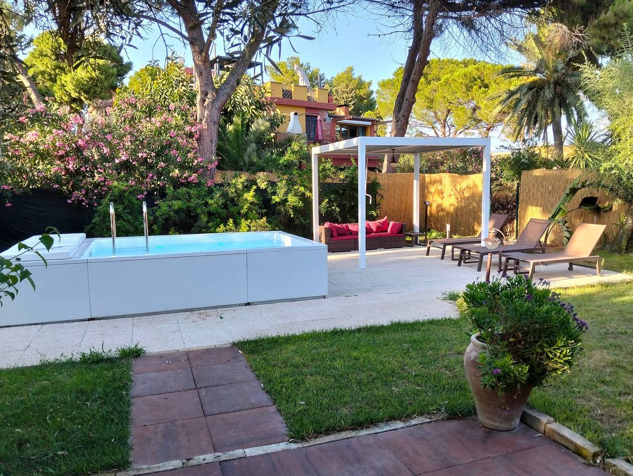Casa Vacanze 'Apt in Serra' avec Piscine Privée, Wi-Fi et Climatisation in Foxi, Campidano