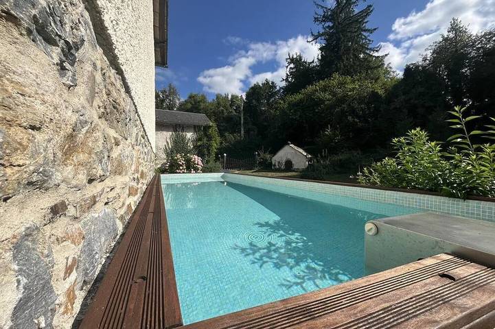Location de vacances pour 5 personnes, avec piscine et jardin à Gijounet