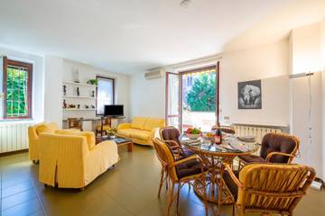 Location De Vacances pour 5 Personnes dans Stresa, Comune di Stresa, Photo 2