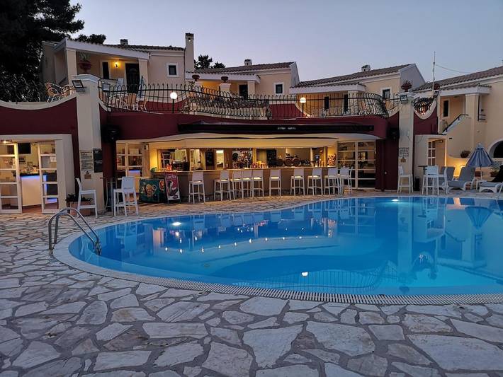 Hôtel pour 2 personnes, avec Terrasse et Jardin ainsi que Bassin pour enfant et Piscine
