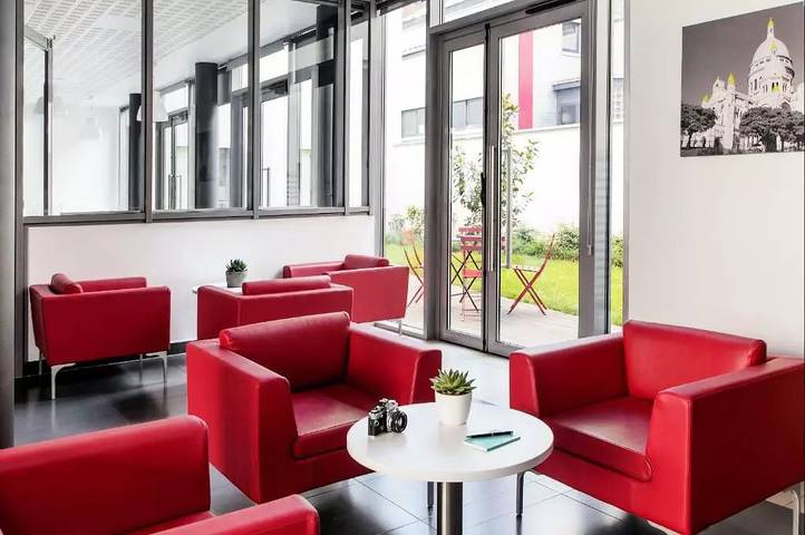 Estudio entero, Estudio 2 Personas in Clichy, Altos del Sena