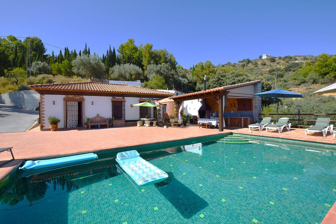 Idílica villa andaluza con piscina privada e impresionantes vistas in Riogordo, Cordillera Penibética