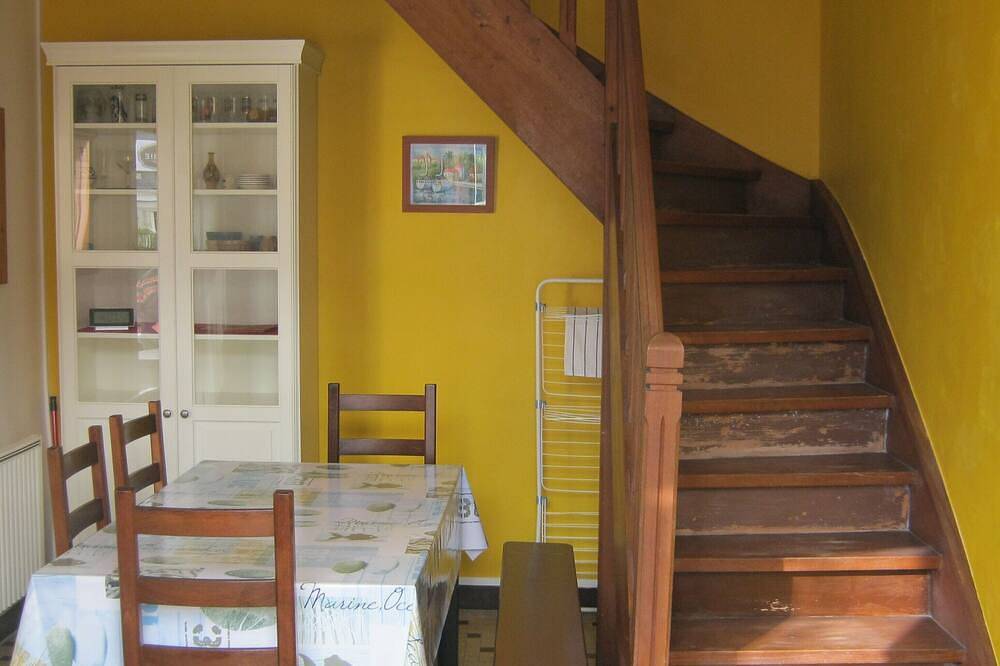Summer house with 3 main rooms 42m2 with sea view. in Arromanches-les-Bains, Bayeux region