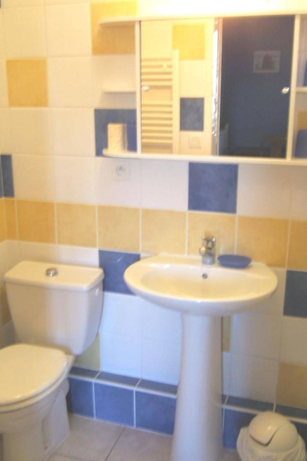 Appartement entier, Charmant appartement avec piscine et jardin, à 1,5 km du centre-ville de Labruguière in Labruguière, Région de Castres