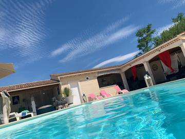Gîte pour 2 personnes, avec piscine ainsi que jardin et jacuzzi à Carsan