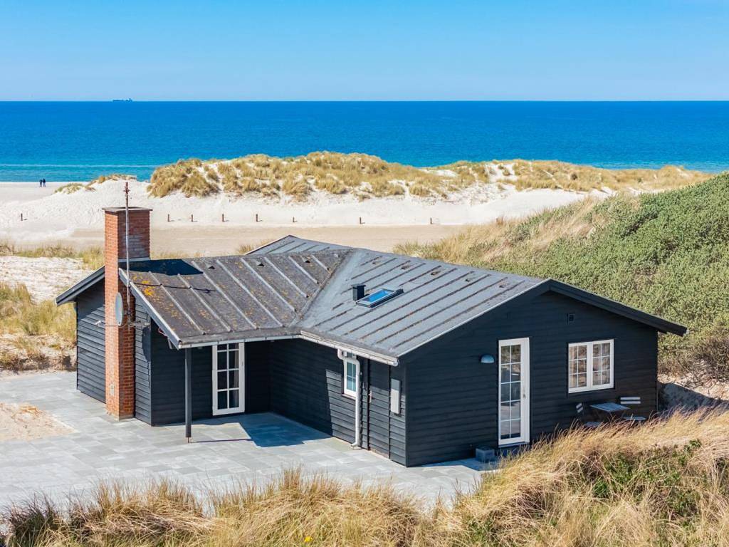 Ferienhaus in erster Dünenreihe mit traumhaftem Meerblick in Henne, Varde
